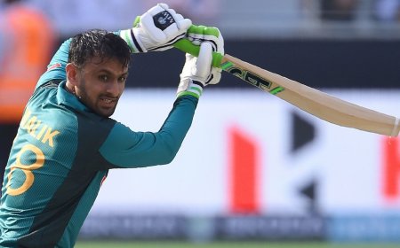 Shoaib Malik becomes the first player in T20 history to hit 1,000 fours