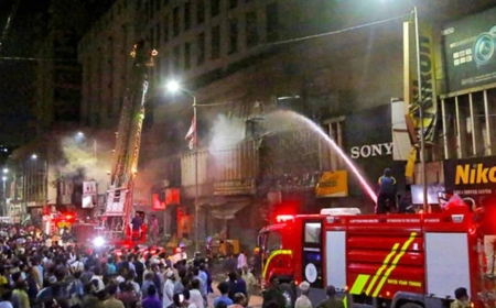 A fire broke out At the Saddar mobile market in Karachi