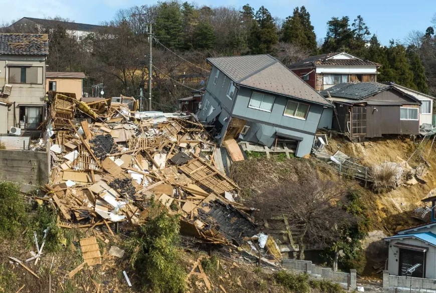 Japan removes its tsunami warnings.