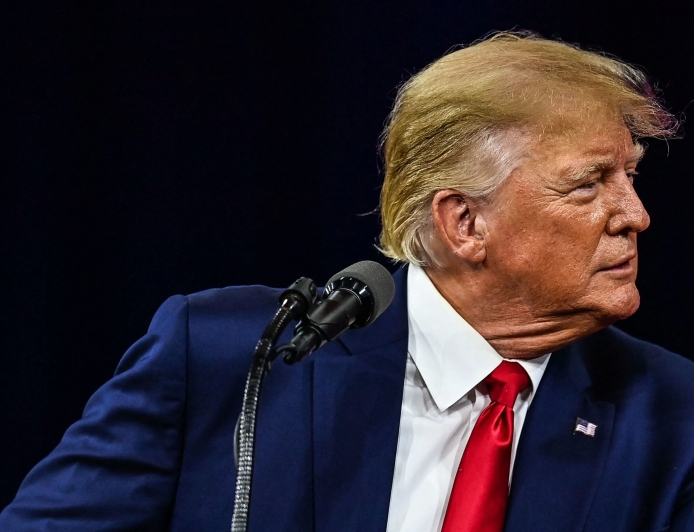 Trump hails Russia and opposes US