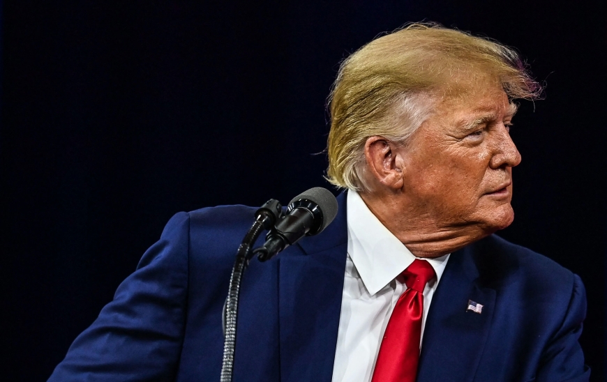 Trump hails Russia and opposes US