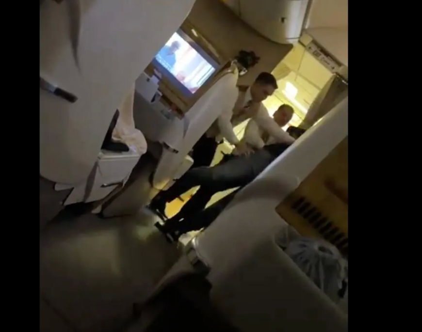 Emirates admits that the staff on the Pakistani aircraft reprimanded the rowdy customer.